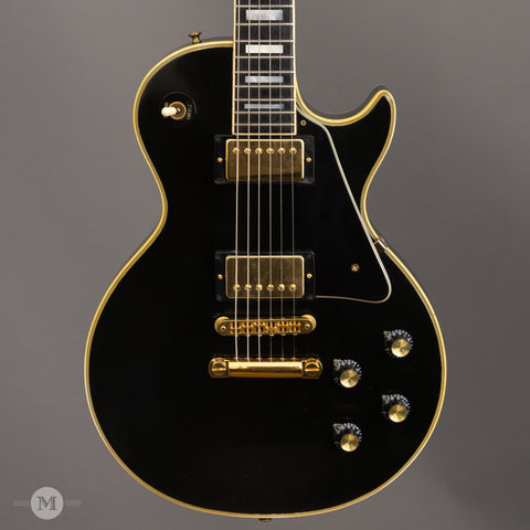 Gibson Guitars - 1972 Les Paul Custom  - Used - Front Close