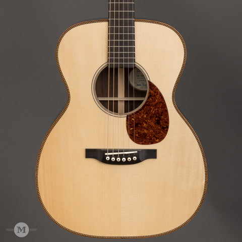 Bourgeois Acoustic Guitars - DB Signature OM - Madagascar - Adirondack - Front Close