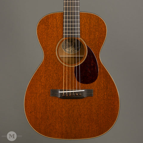 Collings Acoustic Guitars - 01 Mahogany Traditional T Series - Front Close