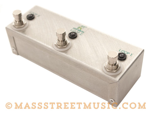 Loop-Master 3-Looper Mini-Strip Pedal - angle