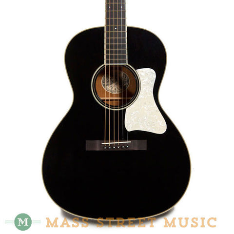 Collings C10 Deluxe Custom Black - front close