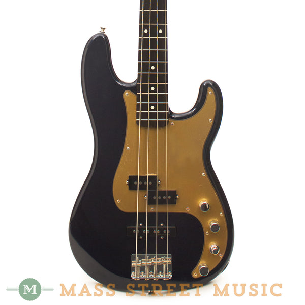 Fender Precision Bass Noir in Edizione Speciale, Nero | Gear4music Fender Precision Bass Noir in Edizione Speciale, Nero | Gear4music