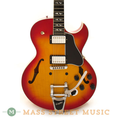 Gibson ES-137 Custom with Bigsby Semi-Hollowbody Electric Guitar - front close