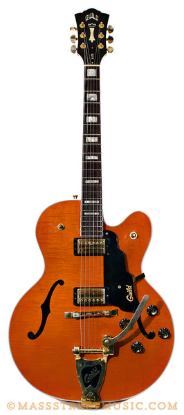 Guild - X-170T USA Hollowbody with Bigsby, Used, with case | Mass Guild - X-170T USA Hollowbody with Bigsby, Used, with case | Mass