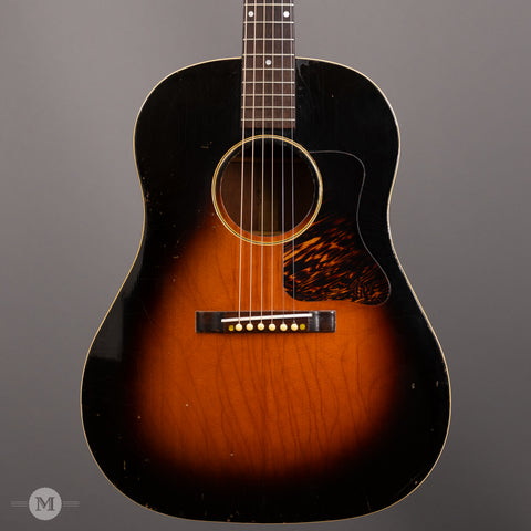 Gibson Acoustic Guitars - 1938 J-35 Vintage