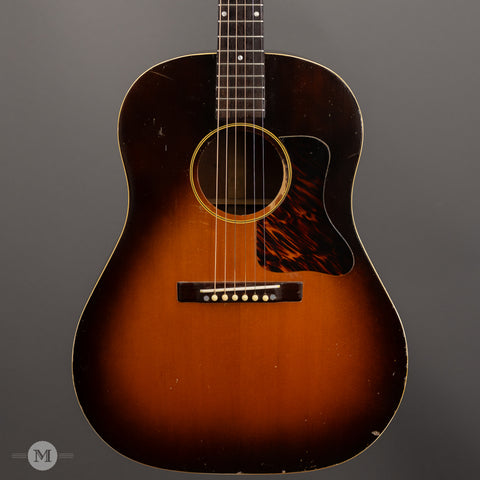 Gibson Guitars - 1941 J-35 - Sunburst - Vintage