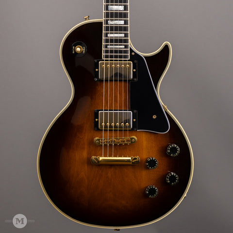 Gibson Guitars - Les Paul Custom (1982) USED - Front Close 