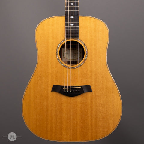 Taylor Acoustic Guitars - 2002 810-LTD - Used - Front Close