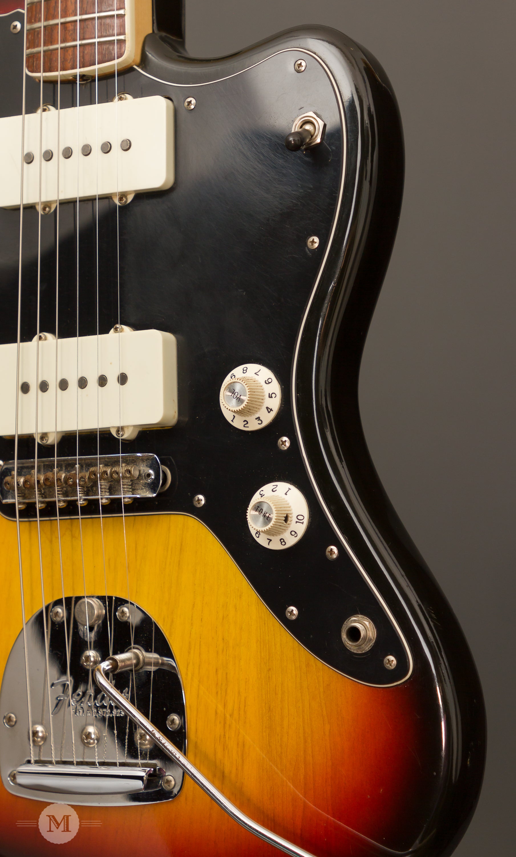 tobacco burst jazzmaster Fender Custom Shop Artisan NOS Electric Guitar - Aged Natural This innovative guitar embodies purposeful design through its hollow Stratocaster Fender Elvis Costello Jazzmaster review
