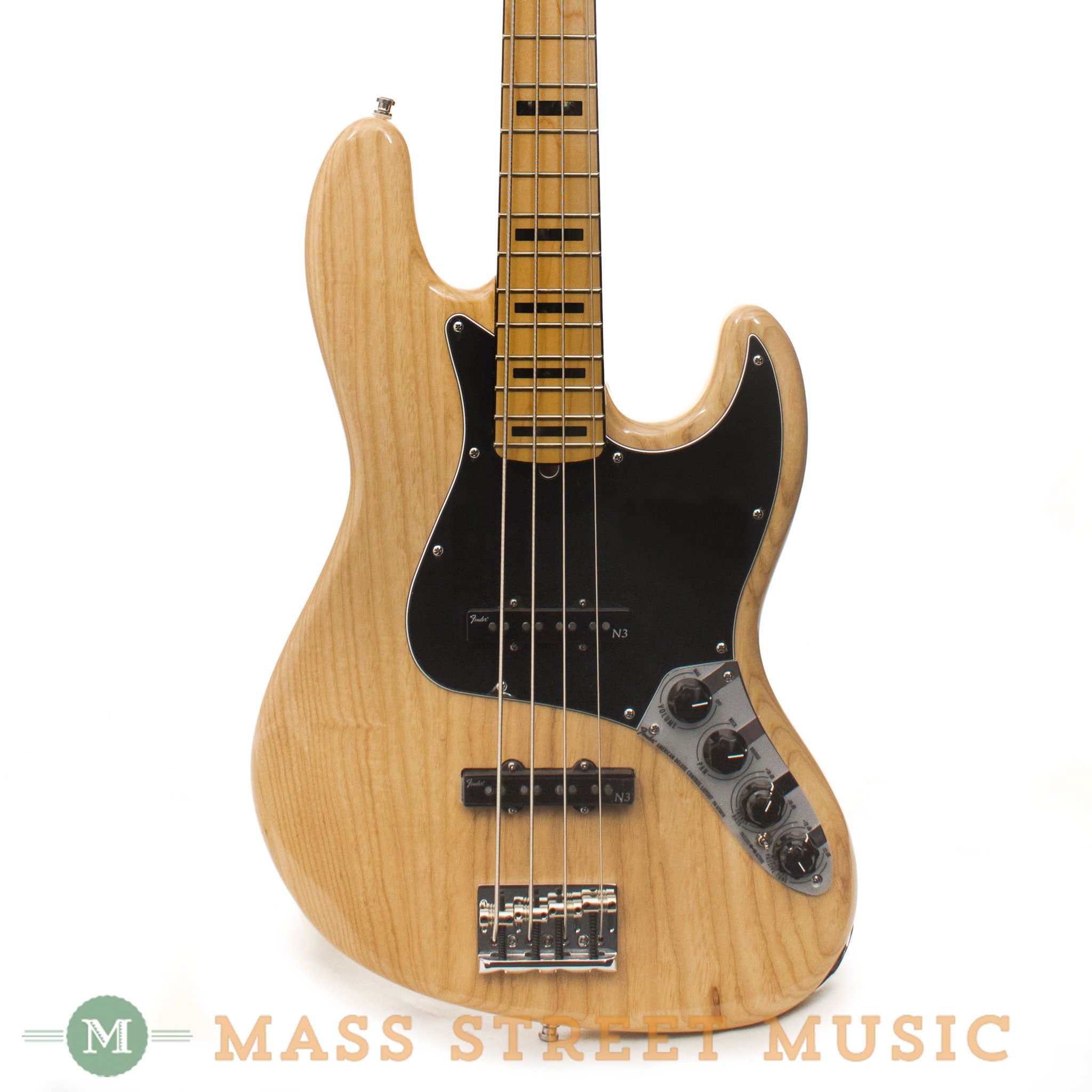 Fender Basses - American Deluxe Jazz Bass - Natural