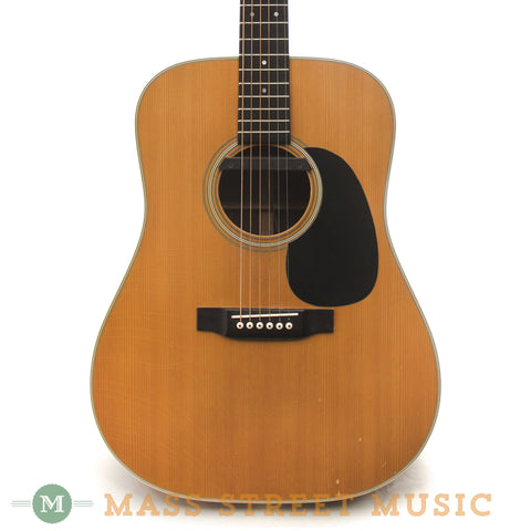 Martin 1975 D-28 Acoustic Guitar - front close