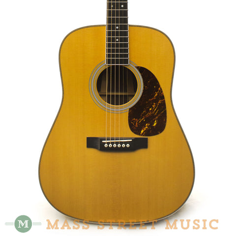 Martin 2005 HD-35 Acoustic Guitar - front close