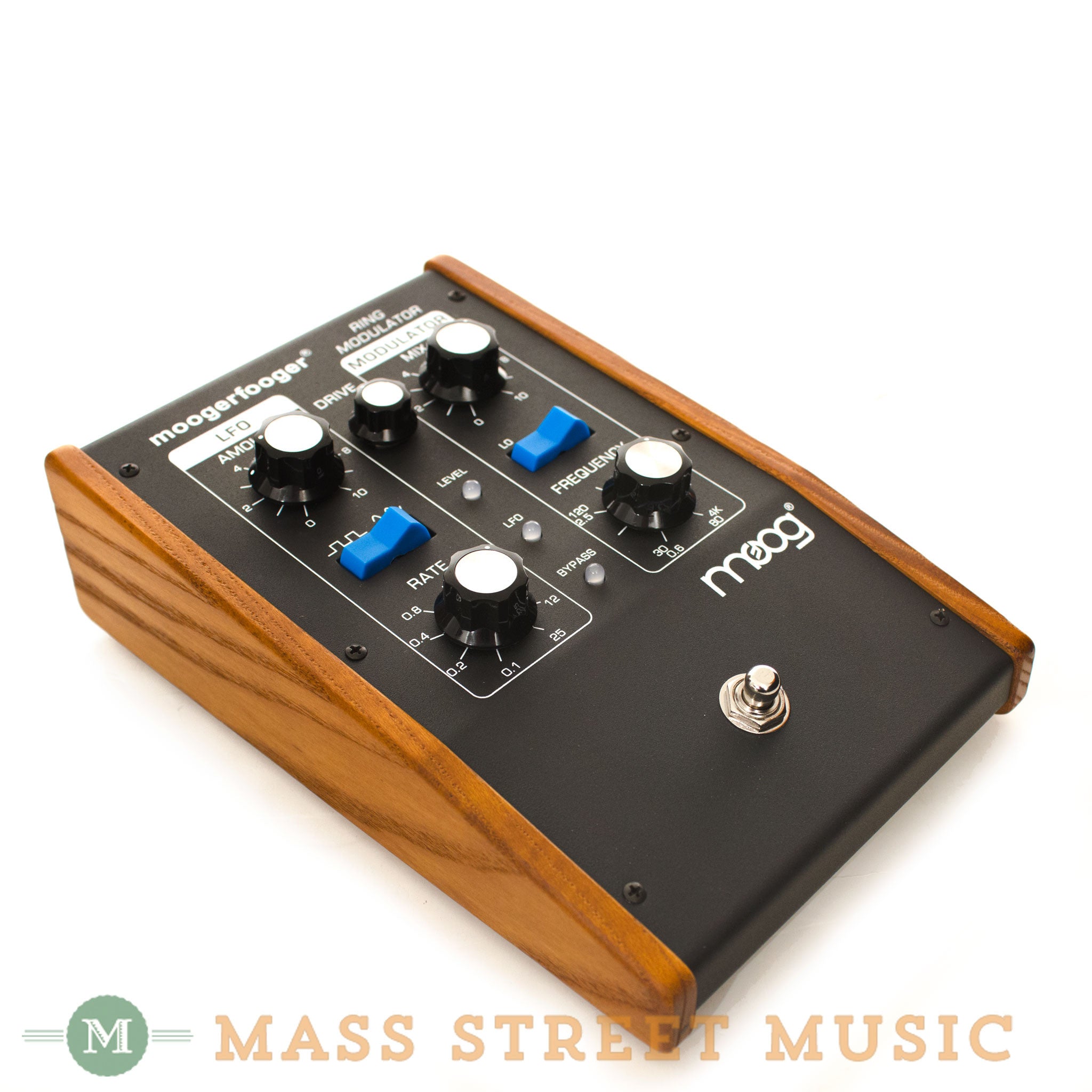 ring mod pedal Moog Moogerfooger Pedal
